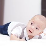 Cara Mengatasi Kembung Perut pada Bayi